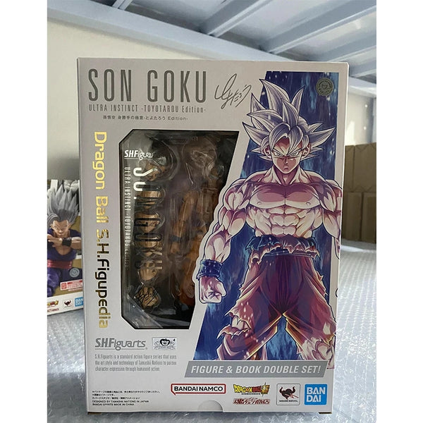 Dragon Ball Super Goku Ultra Istinto Bandai S.H. Figupedia Toyotaro Edition VJ30TH