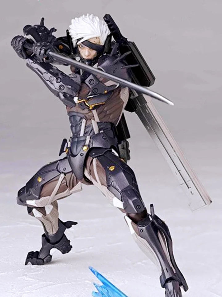 Bundle Metal Gear Rising: Revegeance Raiden Black And White GK Figure